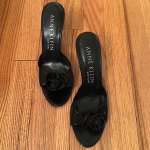 Anne Klein black open toe mule, heel, size 7 1/2